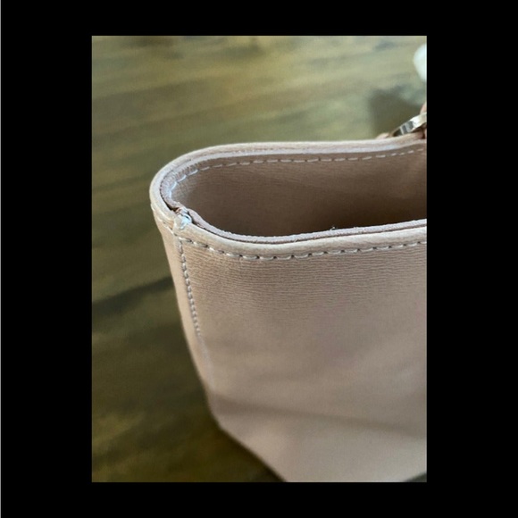 Authentic Longchamp leather shoulder bag/tote in a light blush/tan color. - Picture 6 of 12